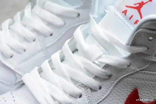 1 Jordan BQ6472-106 White (W) University Mid BQ6472-106 Red 0429